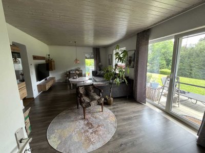 Ansprechende 2,5-Zimmer-Wohnung, mit zwei Terrassen und Garten