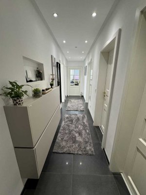Stilvolle, modernisierte 3-Zimmer-Wohnung mit geh. Innenausstattung EBK und Balkon in Karlsfeld