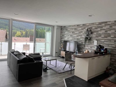 Moderne 2-Zimmer-Wohnung mit Südbalkon in Titisee-Neustadt, Neustadt, barrierefrei und zentral