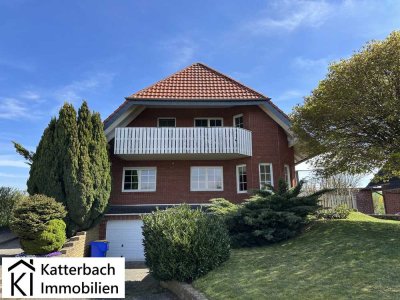 Freistehendes Zweifamilienhaus mit Garage in Ildehausen