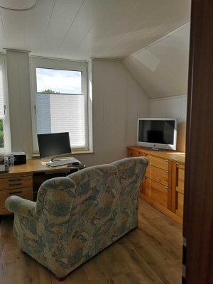 Geräumiges , modernisiertes Einfamilienhaus + ELW mit d. separaten Eingang