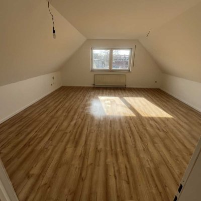 Gepflegte 2-Zimmer Dachgeschosswohnung in Oggersheim