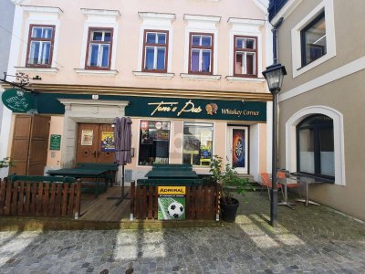 LEBEN &amp; ARBEITEN UNTER EINEM DACH ? RENDITESTARKES MULTITALENT MIT PUB &amp; WOHNUNG