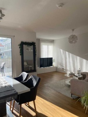 Moderne Lichtdurchflutete 2 Zimmer Wohnung in Niederrad