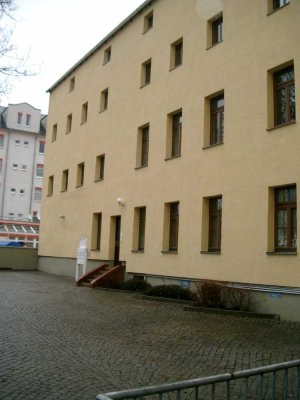 Kleine Singlewohnung möbliert und mit Einbauküche sucht Mieter