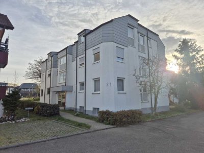 Helle 3,5-Zimmer-Wohnung mit Balkon und Stellplatz | ab 01.12.