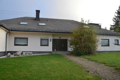 Großzügiges Wohnhaus mit vielfältigen Nutzungsmöglichkeiten