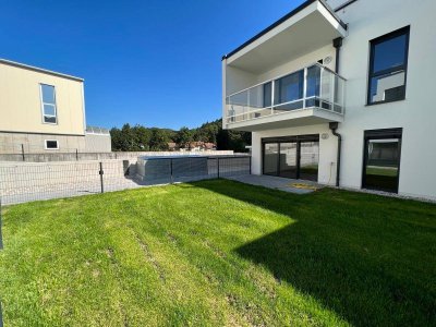 Topmoderne 3-Zimmerwohnung mit Eigengarten und Terrasse