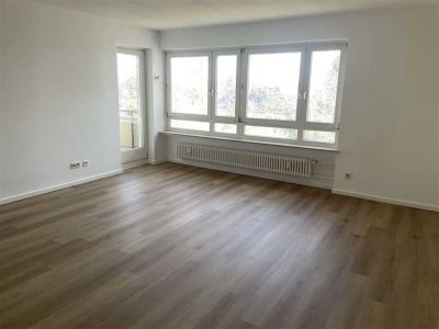 Große 3 Zi. Whg. mit Balkon in ruhiger Lage näche UNI! (3.3)