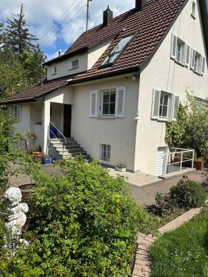 Charmantes Einfamilienhaus mit 5 Zi. in Weilderstadt - Charming detached house