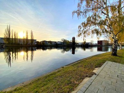 Lichtdurchflutetes Apartment mit Balkon und Spreeblick!