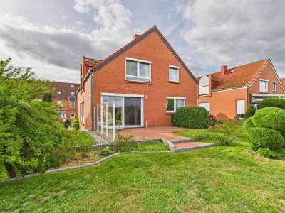 Modernes Einfamilienhaus mit Stör-Blick