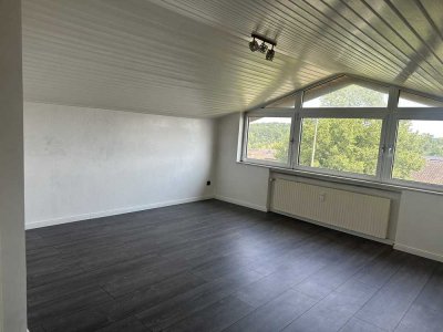 Helle 2,5-Zimmer Dachgeschosswohnung in Oberriexingen