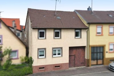 Im Bieterverfahren für Sanierungsprofis: Einfamilienhaus mit großer Scheune und herrlichem Garten