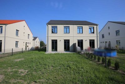 Wohnen im eigenen Haus für 12,55 €/ m² NKM inkl. Garten und 2 Stellplätzen - nahe der Berliner Stadt