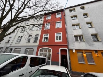Gepflegtes Mehrfamilienhaus in zentraler Lage von Frankfurt-Gallus