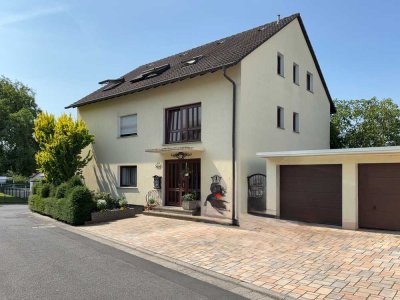 FRIEDRICHSDORF: Großzügiges Mehrfamilienhaus in Top Lage!
