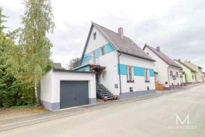 MG - Hochspeyer: Saniertes Einfamilienhaus mit Garage und tollem Garten