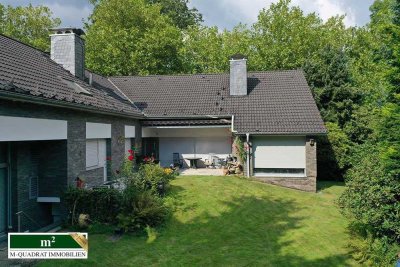 Großzügiges, ehemaliges Fabrikanten-Anwesen mit Schwimmbad und großem Grundstück in bester Lage