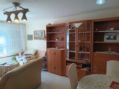 Freundliche 2-Zimmer-Wohnung mit Balkon und Einbauküche in Homburg
