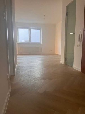 Baden-Baden Zentrum- Stilvolle 2 Zimm.-Wohng. mit gehobener Innenausstattung mit Balkon und Carport