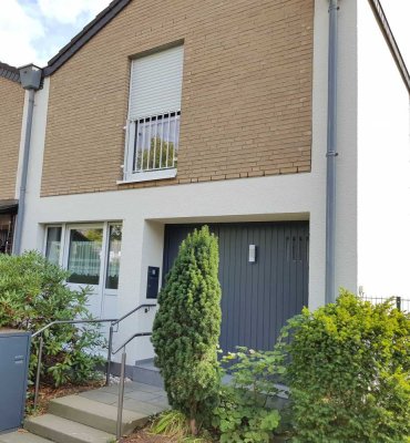 Reiheneckhaus mit Garten und Garage in ruhiger Wohnlage