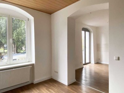 2 Zimmer  Wohnung im Erdgeschoss in zentraler Lage mit Balkon