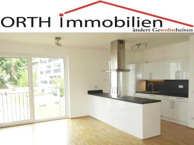 Bodentiefe Fenster - sehr helle, repräsentative 2 Zimmer Wohnung mit Einbauküche und Loggia