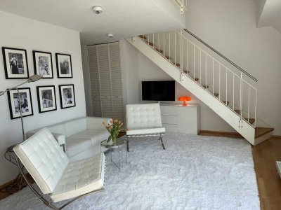 Möblierte, Klimatisierte  3,5-Zimmer-Maisonette-Wohnung mit Balkon in Maxvorstadt, München