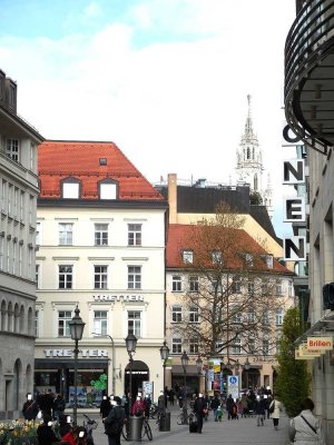 KOMPL. NEU RENOV. 4 Zi. Altbau-Whg.  im 3. OG * OHNE Aufzug * direkt am Rindermarkt