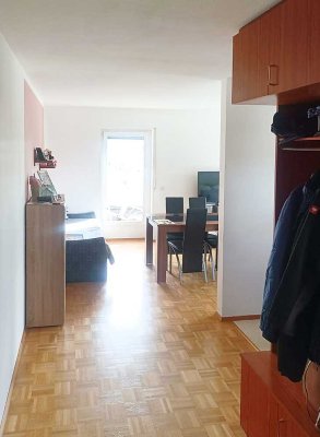 Ansprechende 1,5-Raum-DG-Wohnung mit EBK und Balkon in Laichingen
