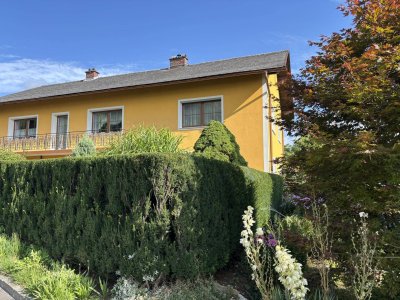Sehr gepflegtes Zweifamlienhaus mit Widmung "Dorfgebiet"