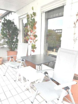 PROVISIONSFREI! Sehr gepflegte 4-Zimmer-Whg.  mit Balkon u. TG-Platz in angenehmer Lage Offenbachs