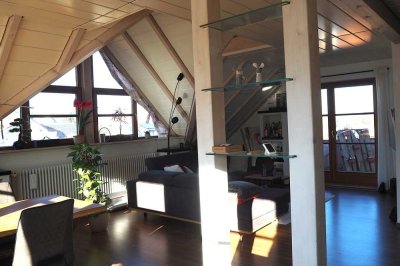 Wunderschöne  Maisonette-Wohnung mit sonniger Aussicht von 3 Balkonen: O - S - W