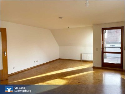Sofort frei: 4-Zimmer-Maisonettewohnung mit Balkon, Einbauküche, Garage und Stellplatz