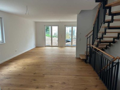 Moderne Neubau-Reihenhäuser in Bestlage – Stilvoll & Nachhaltig