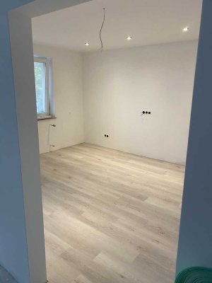 Stilvolle, modernisierte 3-Zimmer-Wohnung mit gehobener Innenausstattung mit EBK in Pulheim