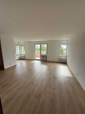 Charmante sonnige 2-Zimmer Wohnung mit Balkon und TG-Stellplatz in Stuttgart!