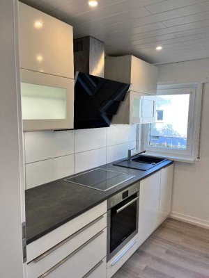 Bad Schönborn-Mingolsheim: 3-Zimmer-Wohnung mit Einbauküche, Balkon, Garten, Stellplatz ! Von privat