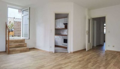 Großzügige 2-Zimmerwohnung mit eigener Terrasse, provisionsfrei inklusive TG Stellplatz