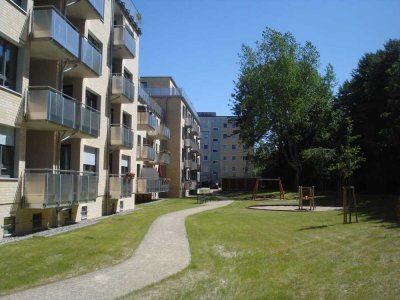 Moderne Wohnung mit Aufzug und Einbauküche