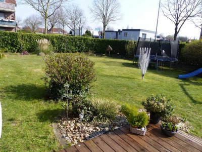 Helle 3 Zimmerwohnung mit großem Garten