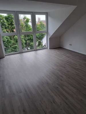 Frisch sanierte 1-Zimmer-Wohnung mit Einbauküche und Aufzug in Worms