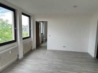 Frisch renovierte 2-Zimmer-Wohnung im Herzen von Postbauer-Heng!