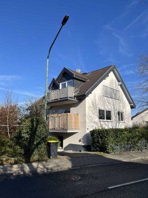 ROTT - Außergewöhnliche Maisonette-Wohnung mit Garten und Stellplatz