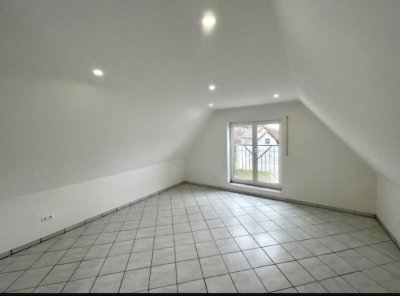 Ansprechende 1,5-Raum-Wohnung in Leutershausen-91578, Haustiere erlaubt,eigener Garten direkt am See