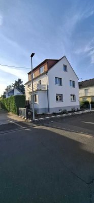 Helle Erdgeschoss-Wohnung im Zweifamilienhaus