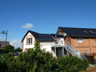 großzügige 4 Zimmer-Altbauwohnung im OG