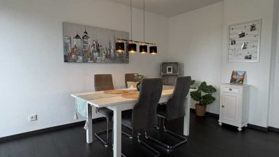 Moderne 3-Zi-Wohnung mit neuw. EBK und Balkon mit Blick ins Grüne in Pongs