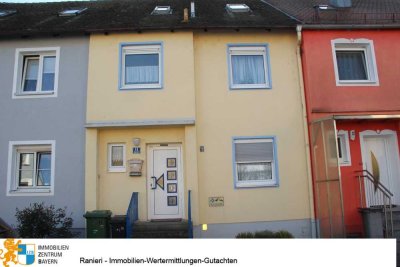 Reihenmittelhaus in Neutraubling voll unterkellert mit Garten und Terrasse